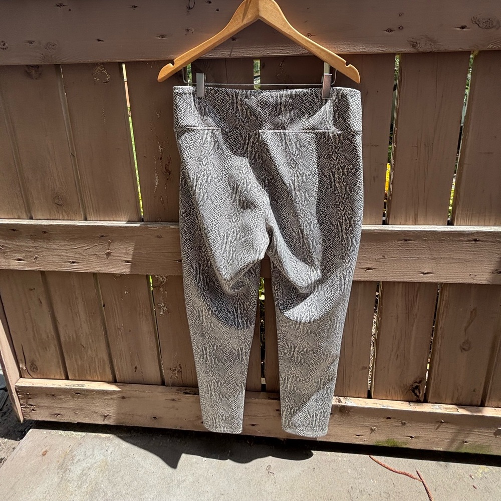 Express Python Pattern Leggings - Black And Gray - image 7